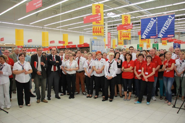 Otwarcie sklepu Auchan w Centrum Handlowe Karolinka (fot. Grzegorz Giereszczak) Grupa Auchan uprościła swoją strukturę organizacyjną
