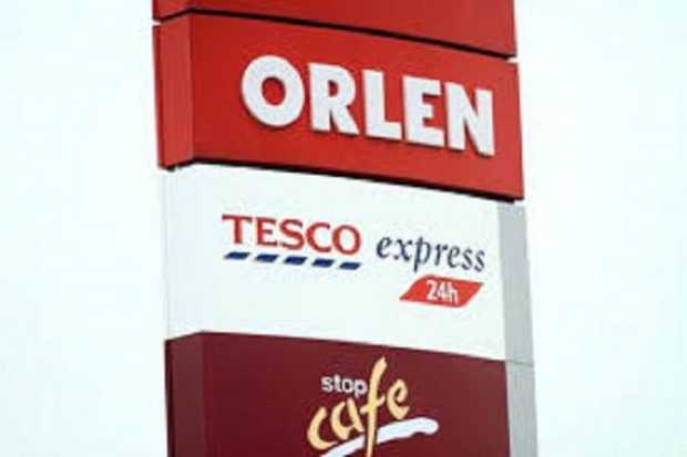Tesco Express przy stacji PKN Orlen, fot. zelaznastudio.pl Czy konsumenci zaakceptują współpracę stacji paliw i sieci handlowych?