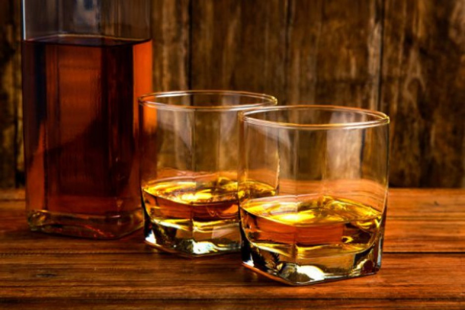 Wzrosty na rynku whisky w Polsce trwają; w tym roku królują dyskonty