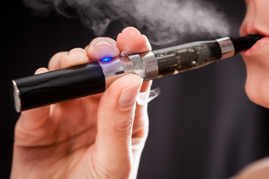 Ministerstwo Zdrowia chce zakazać publicznego palenia e-papierosów 