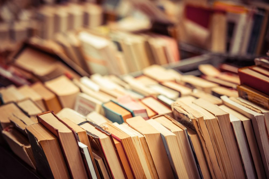 Wypożyczalnia książek w sklepach i zakładach usługowych; fot. shutterstock.com Włochy: Po likwidacji biblioteki wypożyczalnia książek u rzeźnika i fryzjera