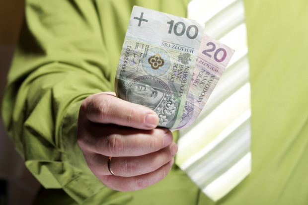 W IV kwartale 2015 przeciętne wynagrodzenie przekroczyło 4 tys. zł. fot. shutterstock GUS: Rośnie przeciętne wynagrodzenie Polaków