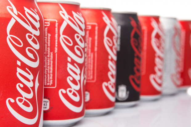 Coca-Cola podsumowała IV kwartał 2015 r. fot. shutterstock Coca-Cola zamknęła 2015 rok z zyskiem agresywnie tnąc koszty