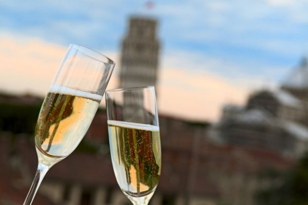 Prosecco, włoskie wina musujące w 2013 r. zanotowały po raz pierwszy sprzedaż wyższą niż Champagne fot. Shutterstock Nadszedł boom na prosecco, wina musujące z dużym problemem marki