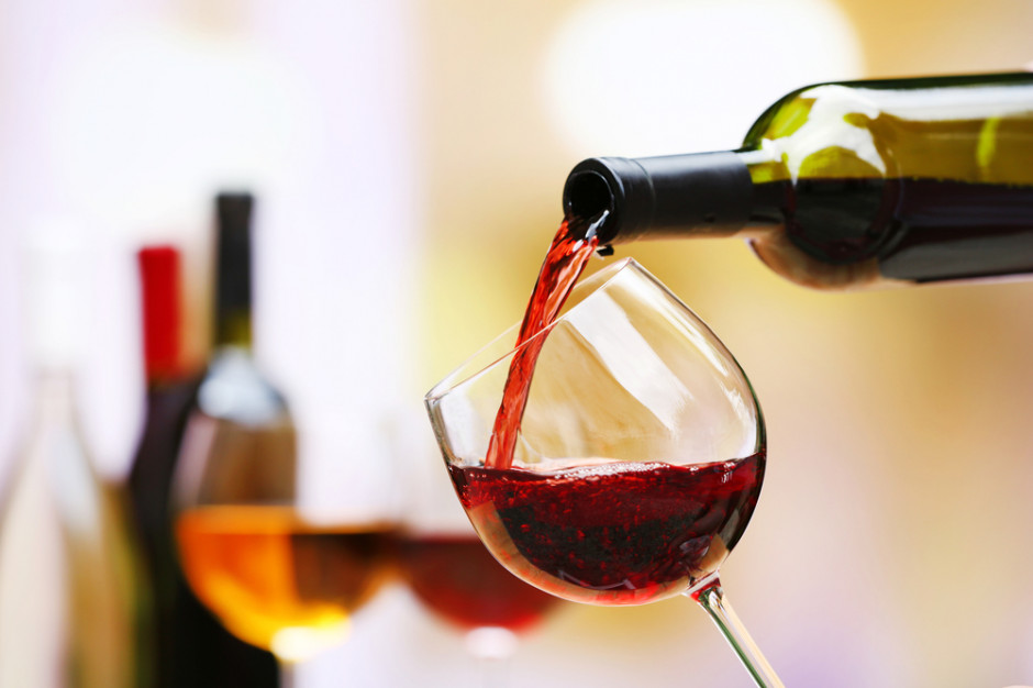 Polacy piją coraz więcej wina, zwłaszcza z dyskontów