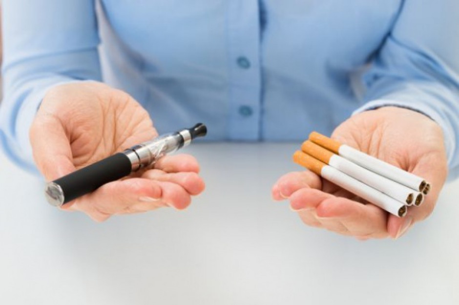 Badania zlecone przez eSmoking Institute wykazały, że e-papierosy są dużo mniej szkodliwe od papierosów konwencjonalnych. fot. shutterstock E-papierosy nie są całkowicie bezpieczne, ale mniej szkodliwe od tradycyjnych