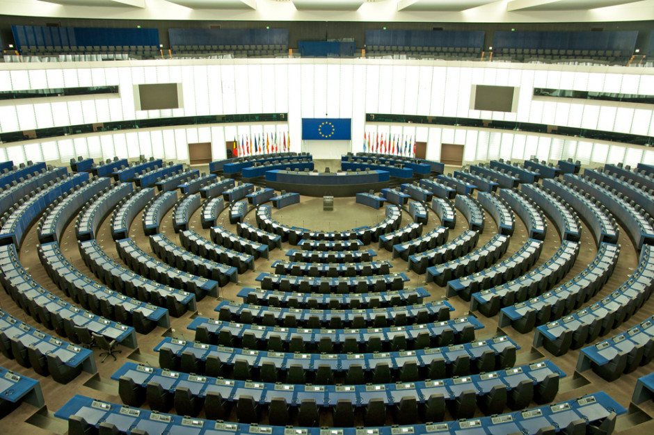Parlament Europejski. fot. shutterstock PE za zakazem faszerowania zwierząt antybiotykami