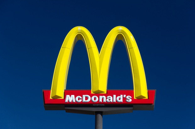 McDonald's chce się reklamować nowym hasłem. Fot. shutterstock McDonald's chce się reklamować nowym hasłem