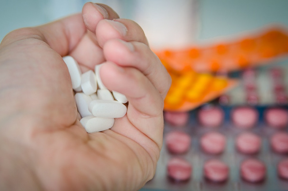 Promocja i reklama leków OTC pochłania ogromne kwoty; fot. za pixabay Reklamy leków OTC wpływają na nadużywanie farmaceutyków