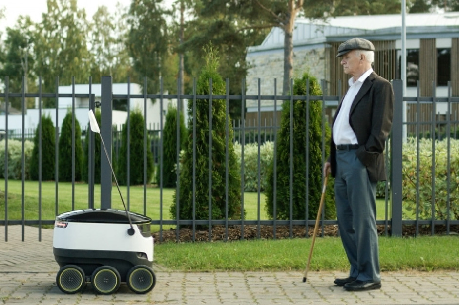 Inteligentny robot dostarczy zakupy do klientów w Wielkiej Brytanii