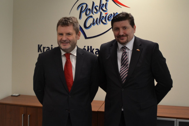 Na fot. Minister Rolnictwa i Przemysłu Spożywczego Republiki Mołdawii Eduardo Grama oraz prezes zarządu Krajowej Spółki Cukrowej SA - Paweł Piotrowski KSC planuje rozwój w Mołdawii