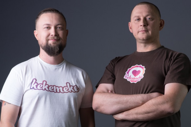 Adam Zajdzik i Tomasz Bucholc, twórcy aplikacji lojalnościowej Kekemeke. fot. mat. pras. Twórcy Kekemeke: Cykl życia klienta w restauracji rzadko trwa dłużej niż rok