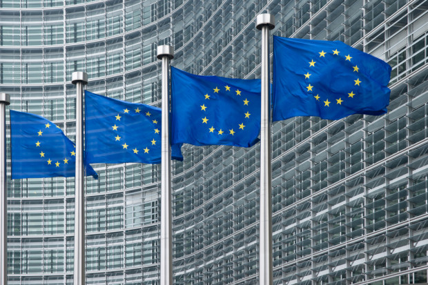 Siedziba Komisji Europejskiej, fot. shutterstock KE chce, by korporacje ujawniały podatki w UE i rajach podatkowych