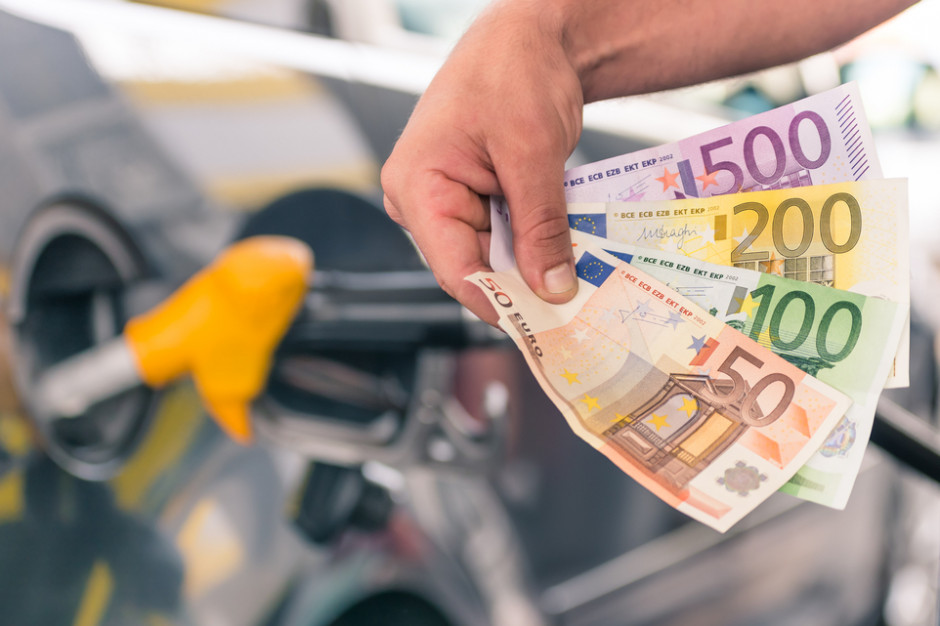 Badanie Kekemeke wykazało, że programy lojalnościowe na stacjach benzynowych nie są atrakcyjne dla polskich konsumentów. fot. shutterstock Kekemeke: Fiasko programów lojalnościowych na stacjach benzynowych to nie przypadek