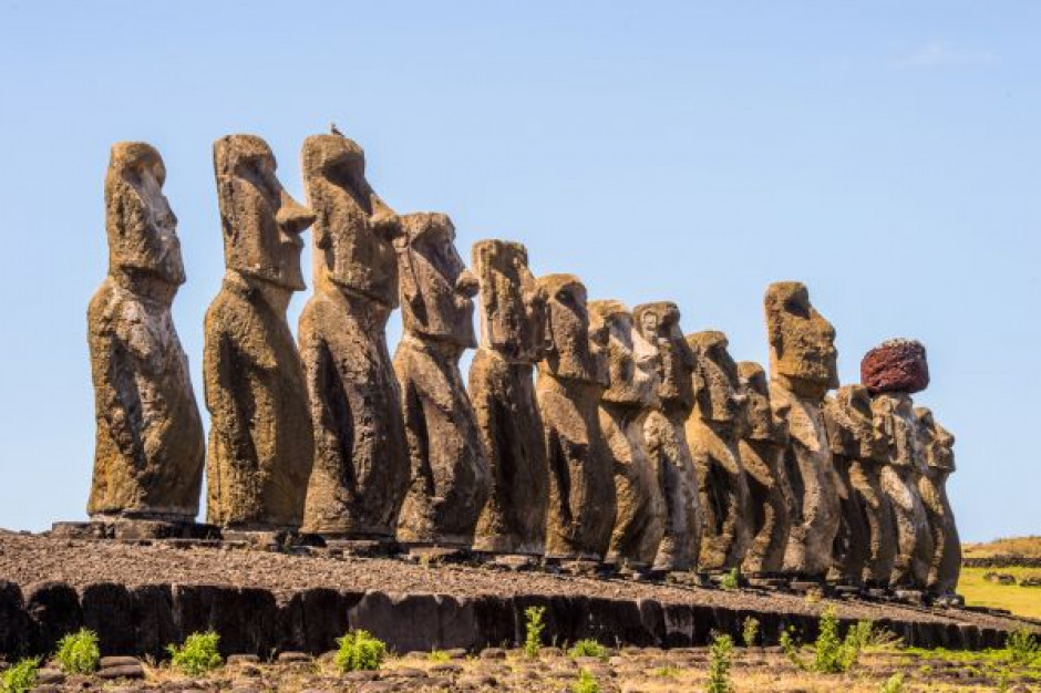 Kamienne posągi Moai na Wyspie Wielkanocnej, Chile fot. Shutterstock Gdzie leży przyszłość polskiej branży rolno-spożywczej w Ameryce Łacińskiej?