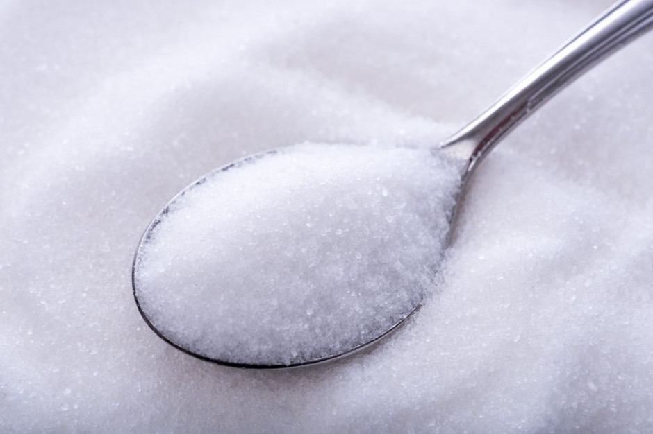 Rynek cukru. Spada konsumpcja, Polacy zamierzają nadal ograniczać spożycie - raport