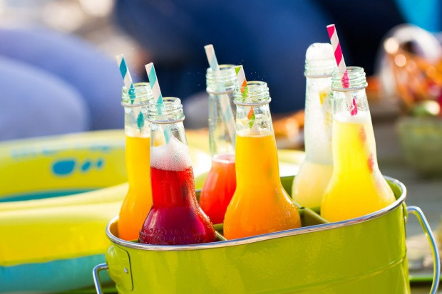 fot. shutterstock.com Konsumenci chcą ograniczać spożywanie alkoholu, czekają na wysyp innowacji napojowych