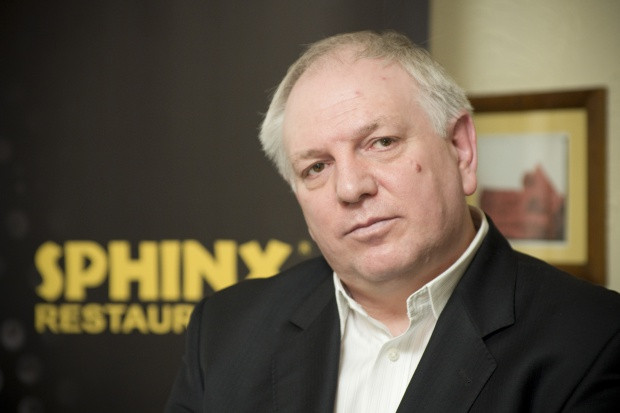 Sylwester Cacek, prezes zarządu Sfinks Polska S.A. fot. Piotr Waniorek/zelaznastudio.pl Sfinks chce przejąć trzy marki gastronomiczne; rezygnuje z 77 sushi