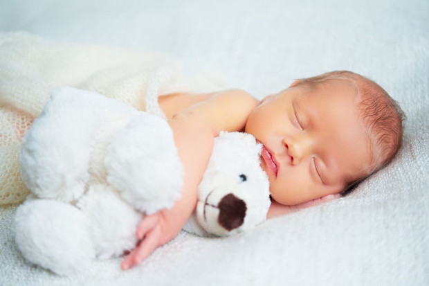 Fot. shutterstock GUS: Przyrost naturalny w Polsce w 2015 r. wyniósł -0,7