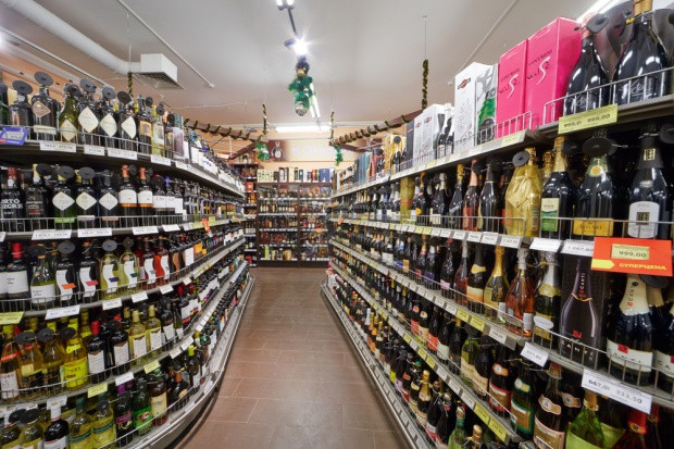 fot. shutterstock Warszawa: Radni znowu zmienili zasady sprzedaży alkoholu