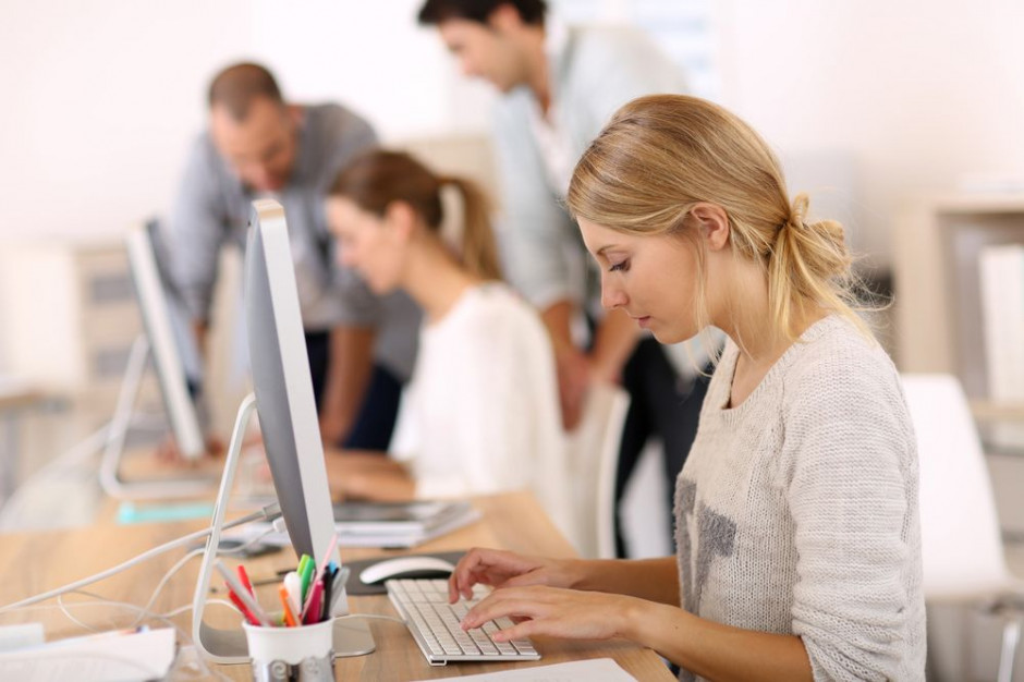 Fot. shutterstock Poprawki Senatu do zasad delegowania pracowników zaakceptowane przez Sejm