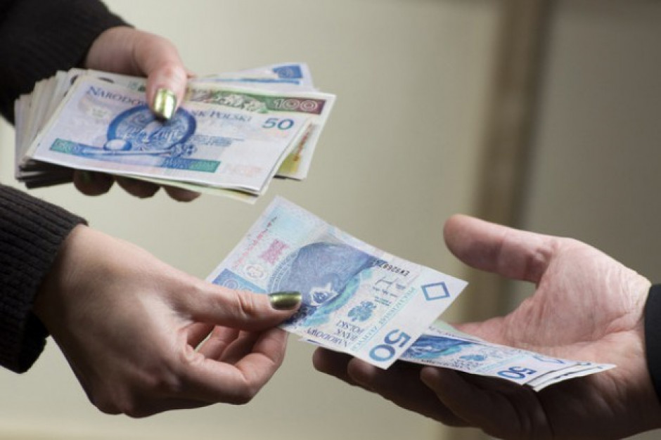 Coraz wolniejsza poprawa sytuacji na rynku pracy; fot. PTWP Credit Agricole: Efekt podwyżek płac w Biedronce podbija dynamikę wynagrodzeń