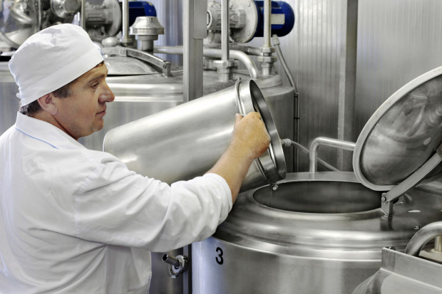 fot. shutterstock Producenci mleka domagają się pomocy od Komisji Europejskiej