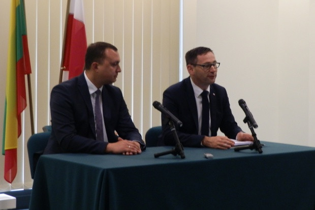 Od lewej dyrektor Erikas Berontas (NMA), prezes Daniel Obajtek (ARiMR); Fot. JK/Farmer.pl ARiMR podpisała porozumienie z agencją z Litwy