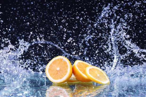 fot. shutterstock.com KER: Reklama napoju Żywiec Zdrój narusza normy. Skarżącym - producent Cisowniaki