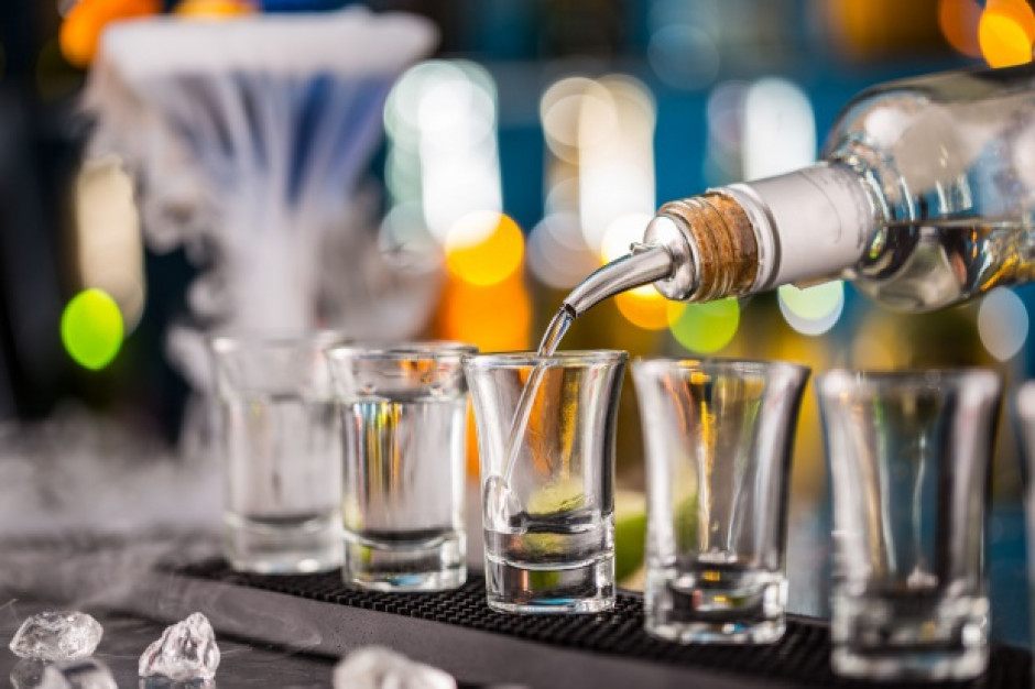 fot. shutterstock Ekspert Ernst&Young o pośrednich efektach działalności branży spirytusowej