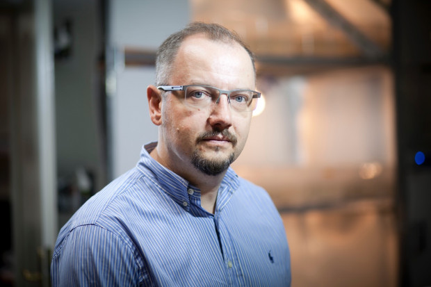 Prof. nadzw. dr hab. Damian Józefiak, jeden z założycieli firmy HiProMine. fot. Paweł Pawłowski Twórca HiProMine: Hodowla owadów pozwala uniknąć problemu wydajności rzeźnej