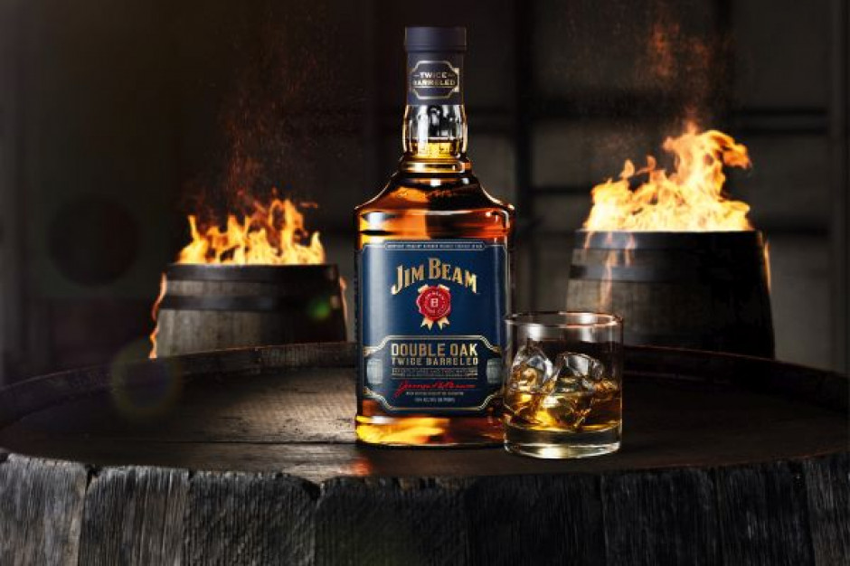 fot. Stock Polska Beam Suntory pierwszy raz w historii zmienia butelki; wprowadza innowacyjny produkt