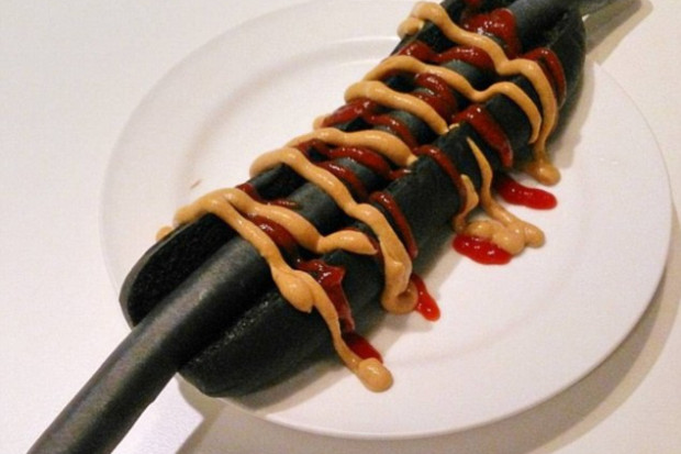 "Ninja Dog" dostępny jest w cenie 300 jenów, czyli ok. 12 złotych. fot. Instagram Ikea wprowadza do sprzedaży czarne hot-dogi