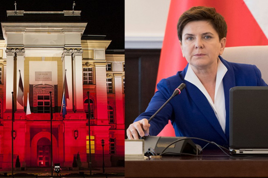 Premier Beata Szydło i podświetlony budynek KPRM. (fot.:KPRM/flickr.com/domena publiczna) Promocją Polski za granicą zajmie się Polska Fundacja Narodowa
