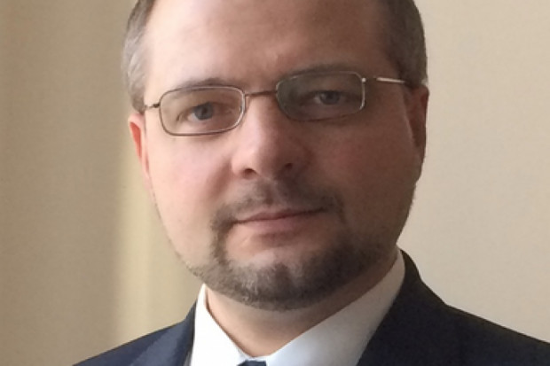 Aleksander Stępkowski, podsekretarz stanu w MSZ (fot. wikipedia.org/CC BY-SA 4.0) Wiceszef MSZ: Wizerunek polskiej wódki jest obciążony zaszłościami z czasów PRL