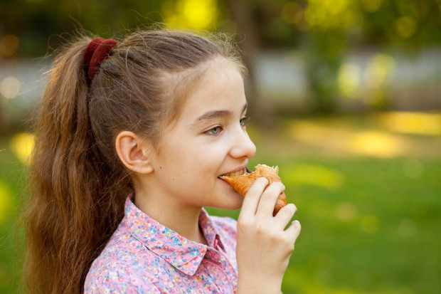 Fot. shutterstock Lista produktów dostępnych w sklepikach szkolnych zatwierdzona przez ministra