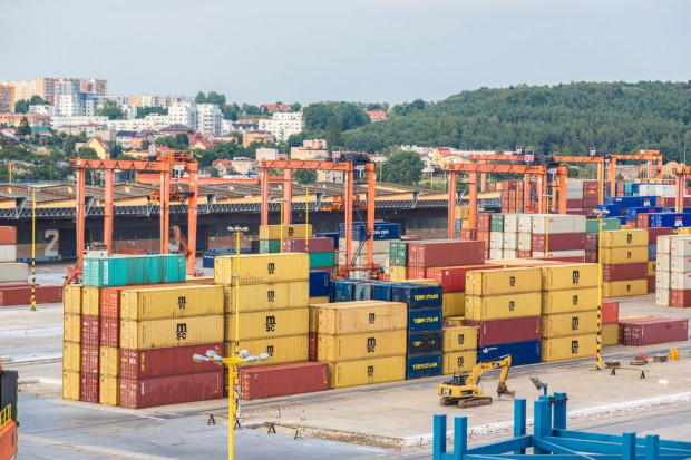 Fot. shutterstock GUS: Eksport zwiększył się w 2015 r. o 8,3 proc. rdr