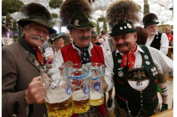 fot. www.oktoberfest.de Na Oktoberfest ze względów bezpieczeństwa zakazano używania plecaków