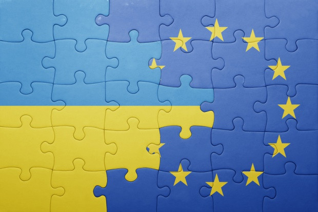 fot. shutterstock Sondaż: Ukraińcy chcą członkostwa w NATO i UE