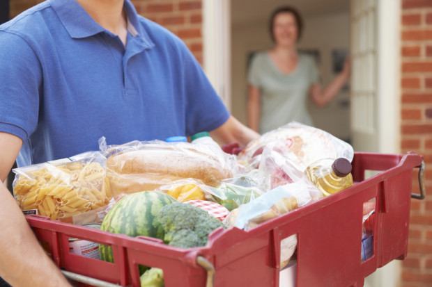 Od kupowania żywności w sieci odstręcza najczęściej obawa o świeżość produktów i zbyt długi czas dostawy. fot. shutterstock Raport Mintel: Millenialsi zrewolucjonizują handel żywnością w Europie