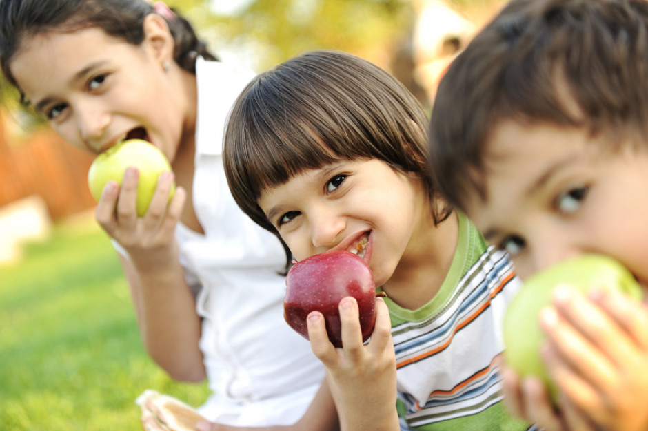 Banki Żywności: 30-minutowa przerwa w szkole zwiększy spożycie owoców i warzyw