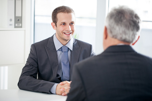 Fot. shutterstock Praca: Jak zareagować na awans bez podwyżki?