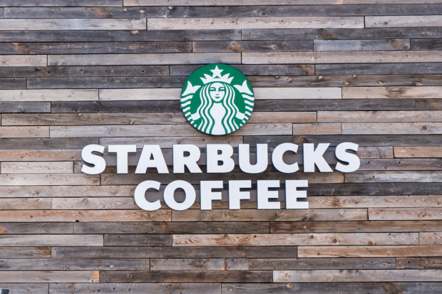 fot. shutterstock.com Starbucks stawia na personalizację napojów i ofertę świeżych produktów
