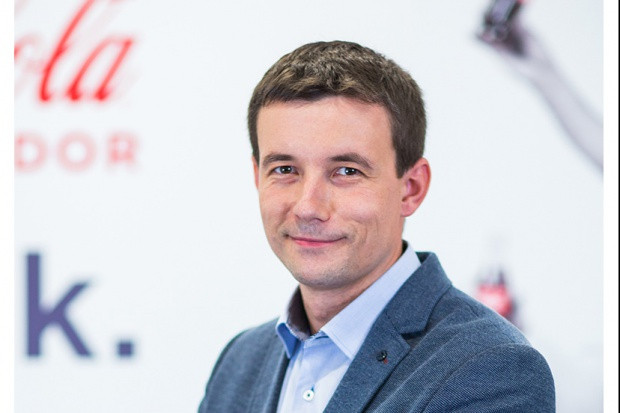 Szymon Matulka, dyrektor ds. technicznych w zakładzie produkcyjnym Coca-Cola HBC Polska w Radzyminie. Nowoczesne rozwiązania w zakładzie Coca-Cola HBC w Radzyminie