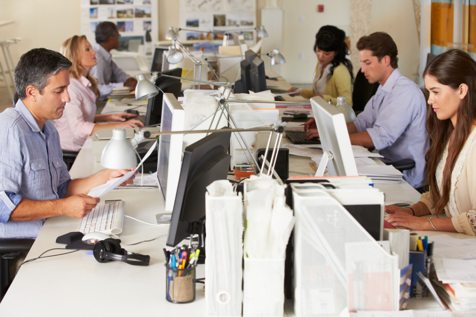 Fot. shutterstock Gdy w miejscu pracy jest za zimno, PIP może ukarać pracodawcę