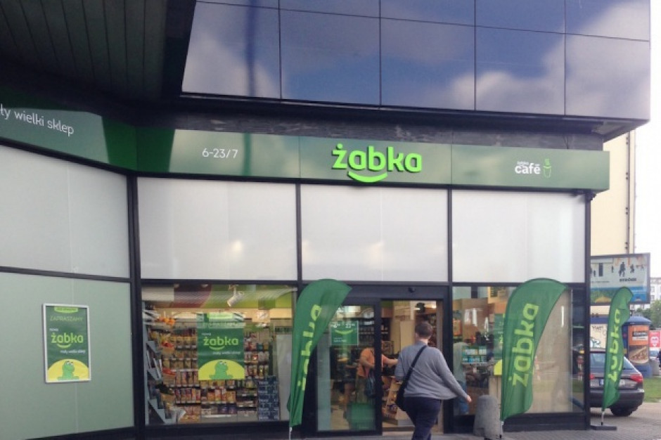 Sklep sieci Żabka w Warszawie, fot. dlahandlu.pl Pekao, Unicredit i ING pomogą w sfinansowaniu transakcji zakupu Żabki przez CVC