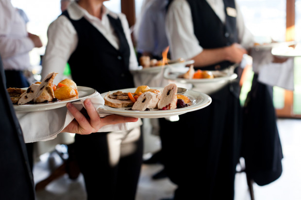 fot. shutterstock Jakie były wynagrodzenia w hotelarstwie, gastronomii i turystyce w 2016 r.?