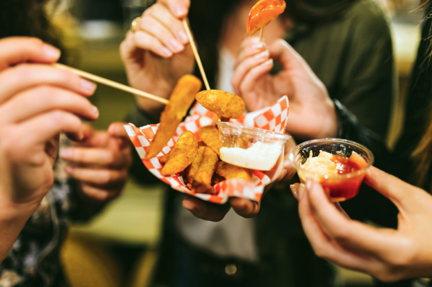 fot. shutterstock Street food rewolucjonizuje gastronomię