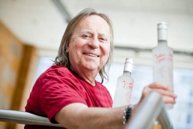 Romuald Lipko fot. Paweł Pawłowski, zelaznastudio.pl Romuald Lipko, muzyk i producent alkoholi, o produkcji wódki „Jolka, Jolka pamiętasz” (video)