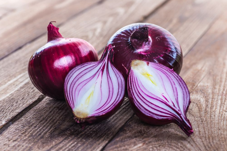 fot. shutterstock Antyrakowe substancje w czerwonej cebuli